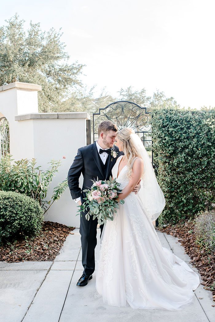 Geometric Details Give this Garden Wedding Modern Vibes - Hey Wedding Lady