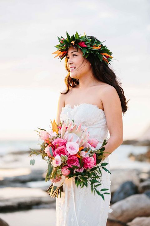 Colorful Wedding in Paradise Celebrating Hawaiian Culture - Hey