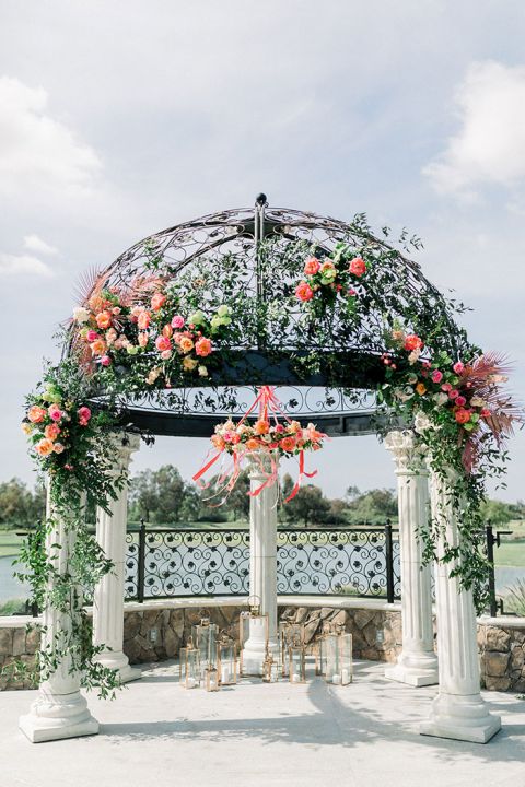 The Perfect POP of Color with Balloons and a Popsicle Cart - Hey ...