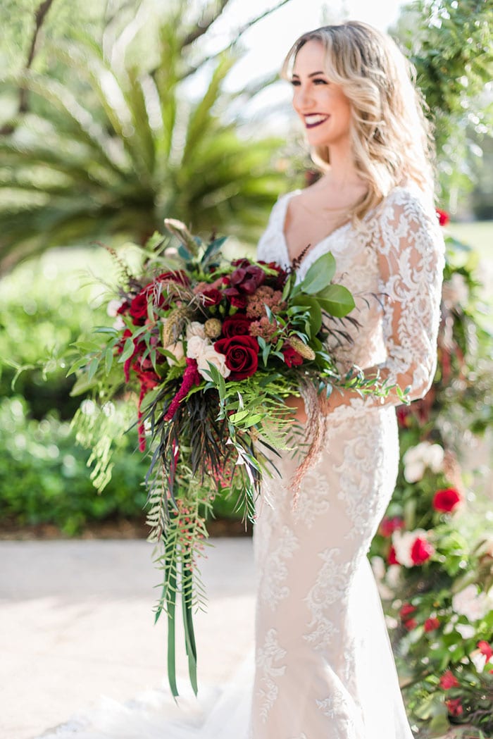 Classic Red and Green for a Christmas Wedding in the Winter Sunshine ...