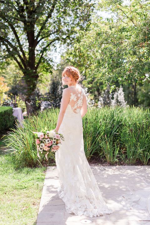 A Classic Garden Venue with Modern Floral Flair - Hey Wedding Lady