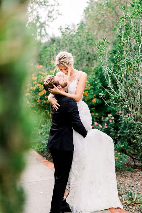 Crisp White and Fresh Green Meet French Elegance | Hey Wedding Lady