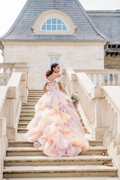 Iridescent Details for a Rose Gold Castle Wedding | Hey Wedding Lady