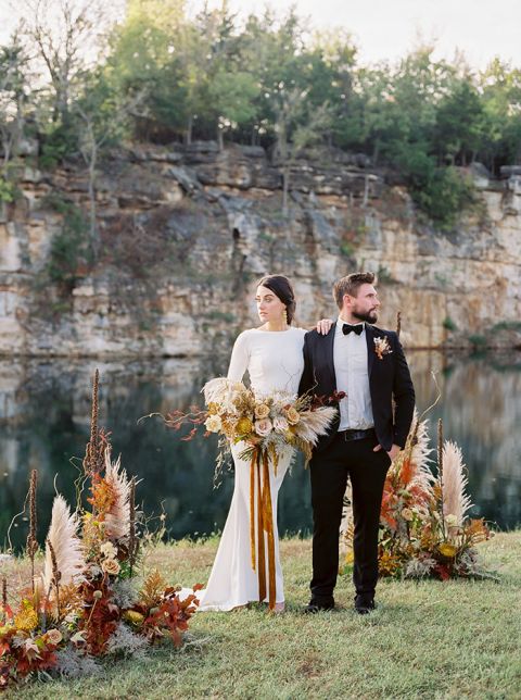Fall Bohemian Wedding Flowers at Wildcliff with a Stunning Quarry Backdrop