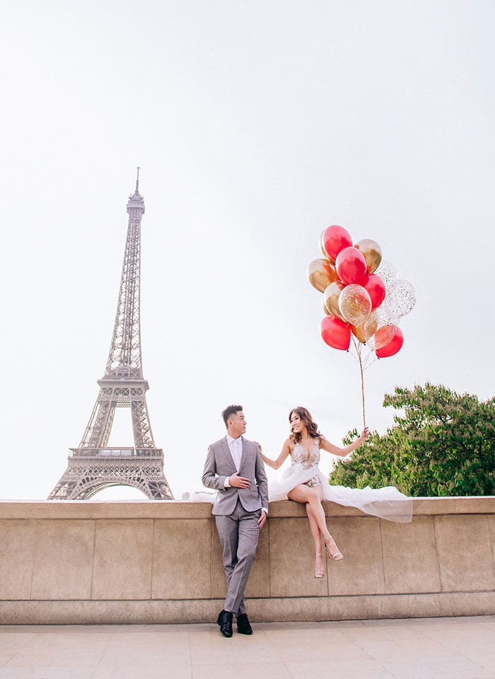 Ideas to Elope in Paris with a Balloon Bouquet - Hey Wedding Lady