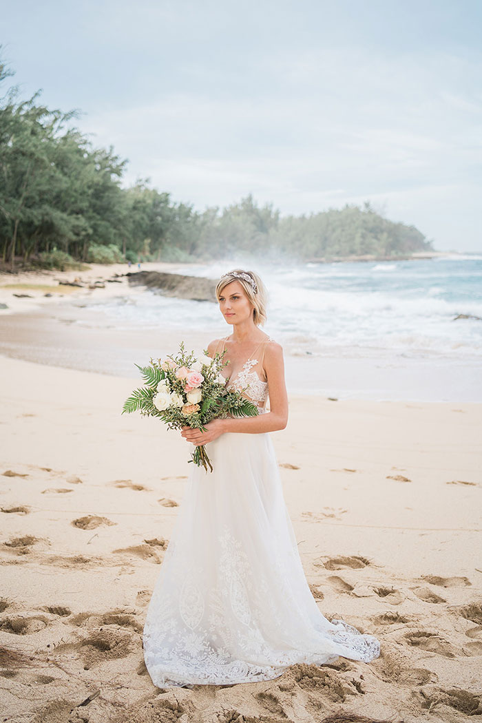 Bohemian Beach Bridal Style with a Floral Hoop - Hey Wedding Lady