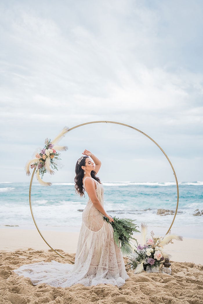 Bohemian Beach Bridal Style with a Floral Hoop - Hey Wedding Lady