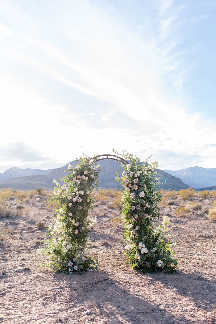 Chasing Desert Light for a Nevada Elopement - Hey Wedding Lady