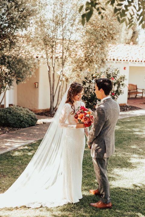 Pre-Wedding Photos with Vintage Fall Style