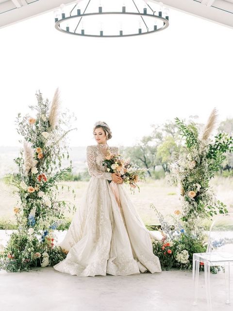 https://heyweddinglady.com/wp-content/uploads/2020/11/18-76148-post/06-pastel-styling-ideas-fairy-tale-fabulous(pp_w480_h639).jpg