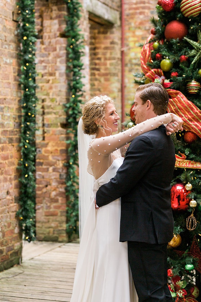A Modern Christmas Wedding with Cozy Holiday Style Hey Wedding Lady