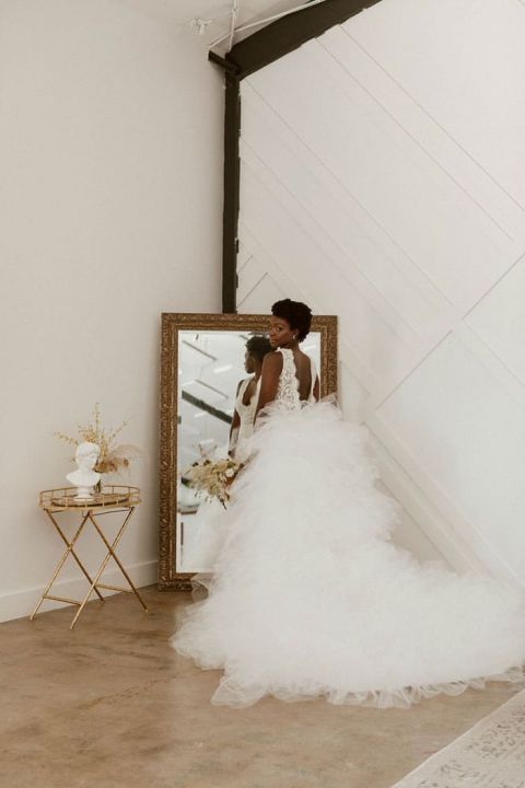 Stunning Ruffled Wedding Dress with Lace and Tulle