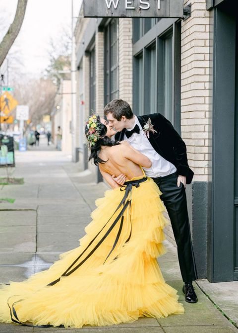 Epic Wedding Dress and an Unexpected Color Combo for a Downtown