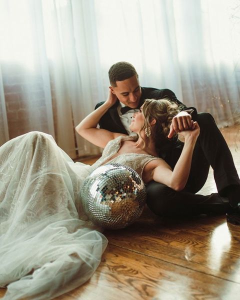 This Taylor Swift Wedding Shoot tells the Story of her Latest