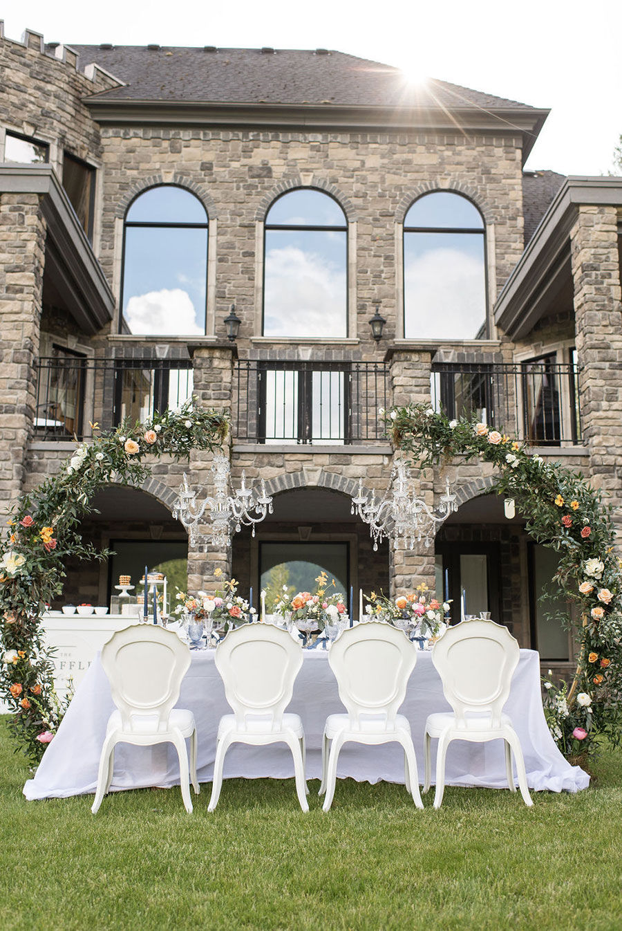 Chic Brunch Party meets Fairytale Castle Wedding - Hey Wedding Lady