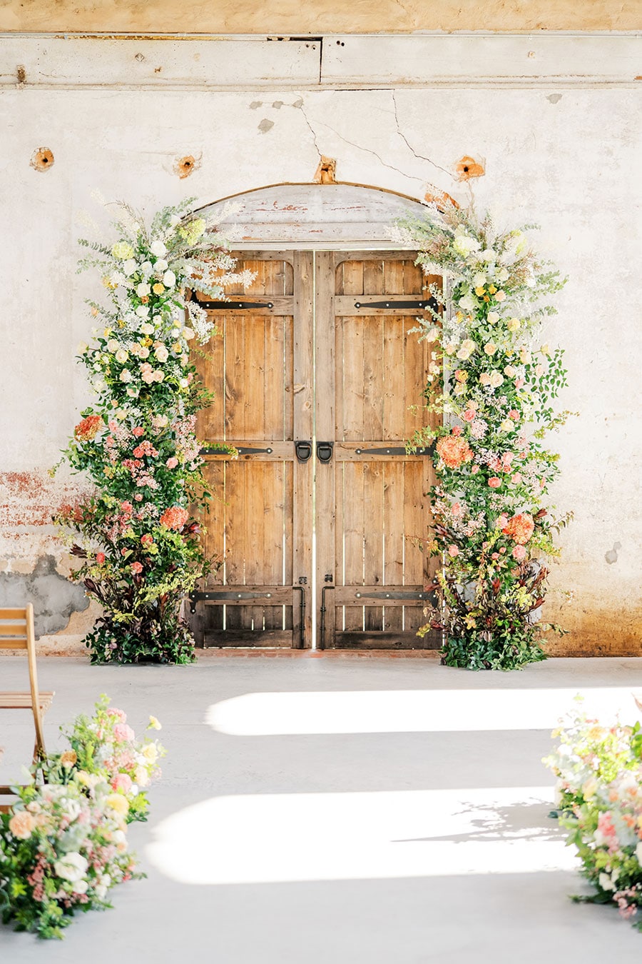 Red Brick and Greenery Fresh Fall Wedding Style - Hey Wedding Lady