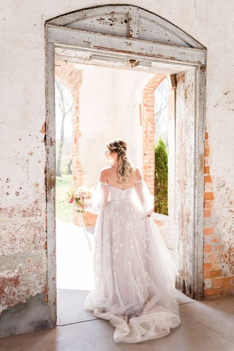 Romantic Bridal Photo Session in a Vintage Industrial Venue